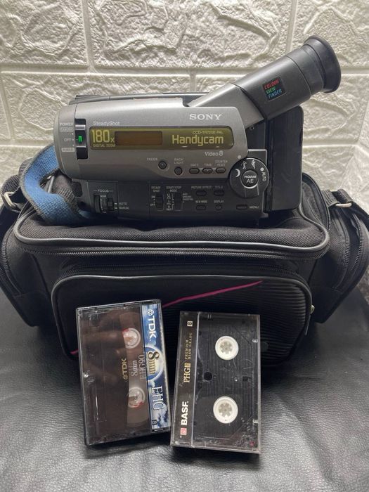 Видеокамера Sony Handycam CCD-TR720E PAL