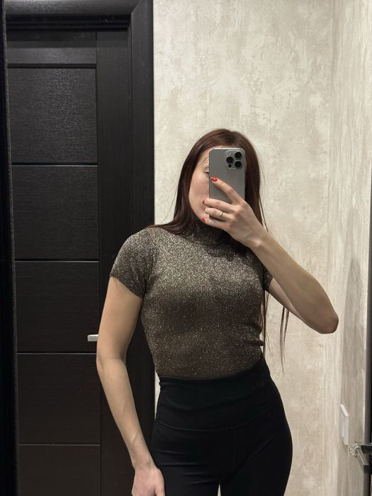 Блискуча кофтинка