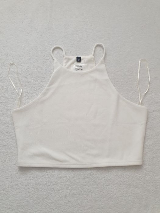 Krótki top teksturowany S Prettylittlething