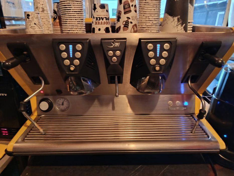 Продам професійну кавомашину