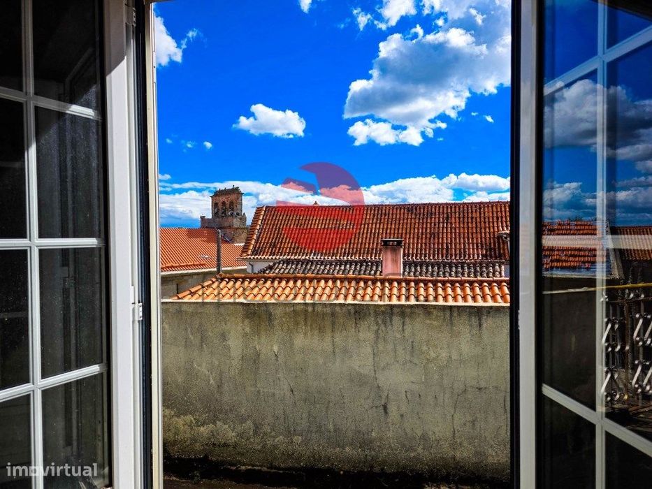 Moradia T7 C/ Garagem