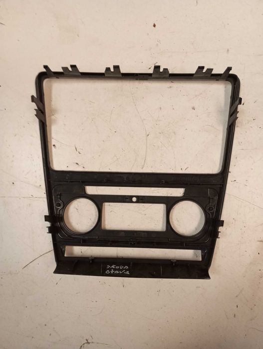 Moldura Painel Rádio 2DIN Skoda Octavia 2 (2004-2013)