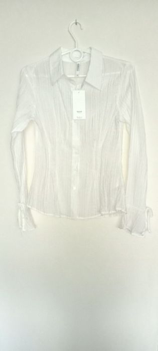 Nowa elegancka bluzka