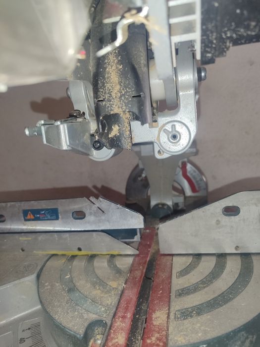 Bosch GCM 18V-216 Professional.