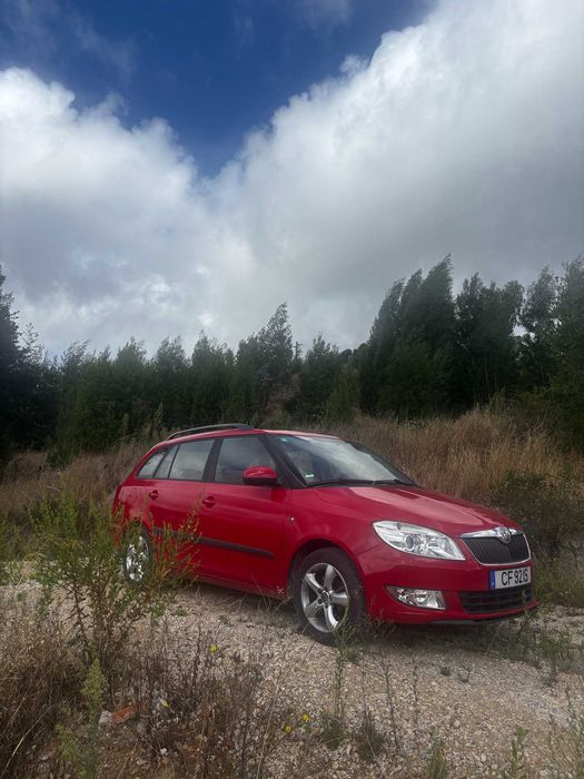 Skoda Fabia 1.2 diesel vermelha - estado perfeito