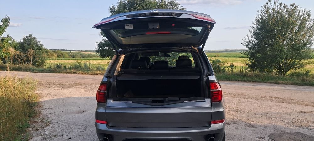 BMW X5.          .
