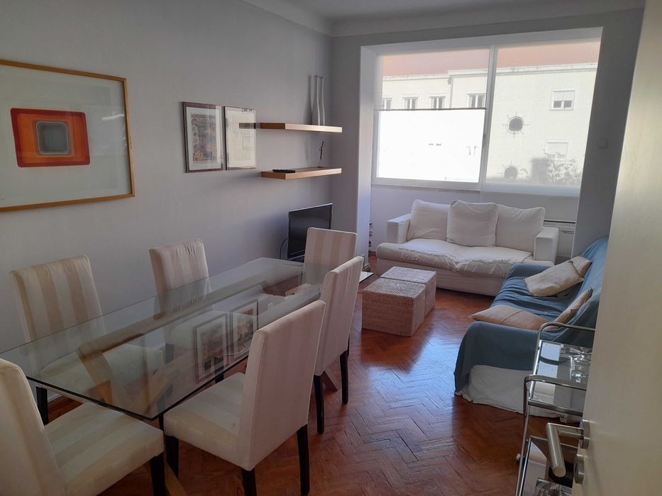 Apartamento T2 mobilado em Alvalade