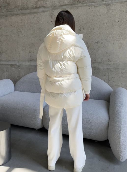 Пуховик жіночий////