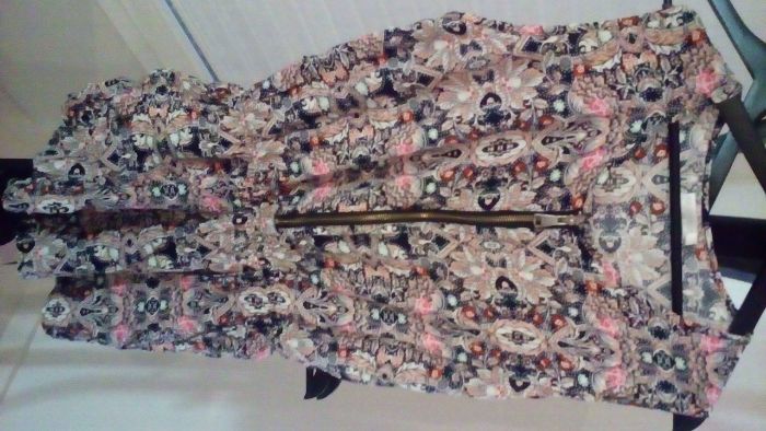 Macacão M - calção - tecido leve e fresco e padrão discreto