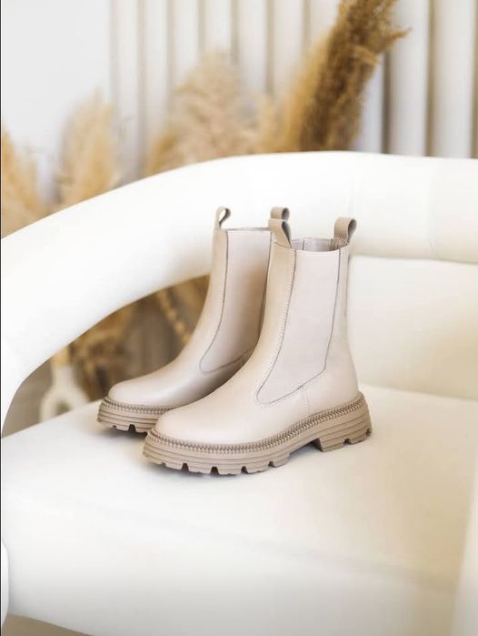 Продам бежеві Челсі