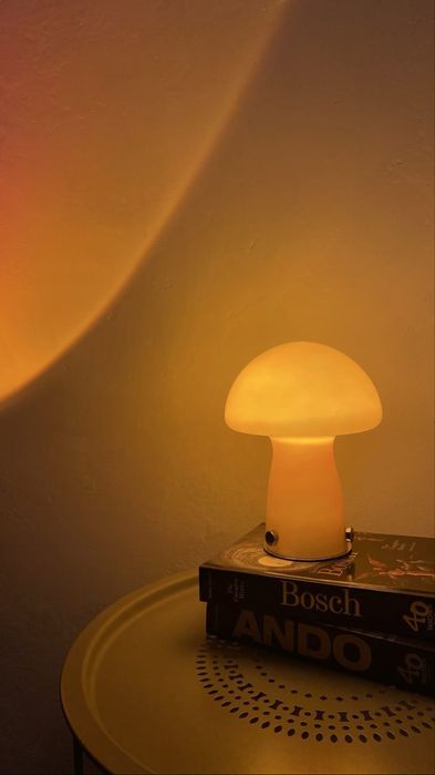 Настільний світильник. Лампа настільна. Нічник.