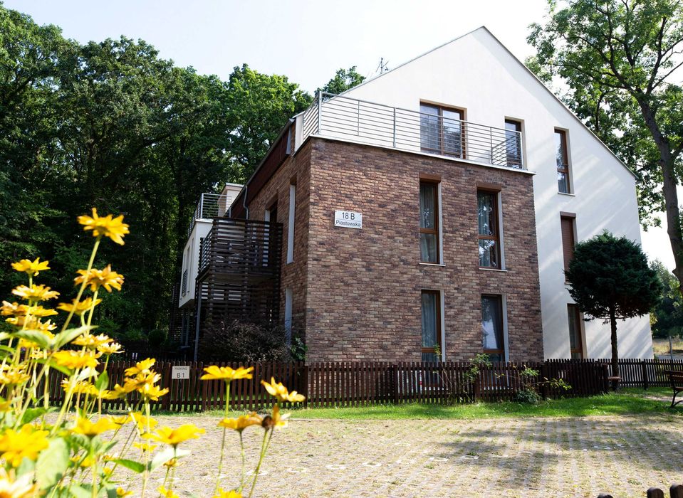 REWAL apartament nr. 103 z ogródkiem 2 pokojowy - 150 metrów do morza