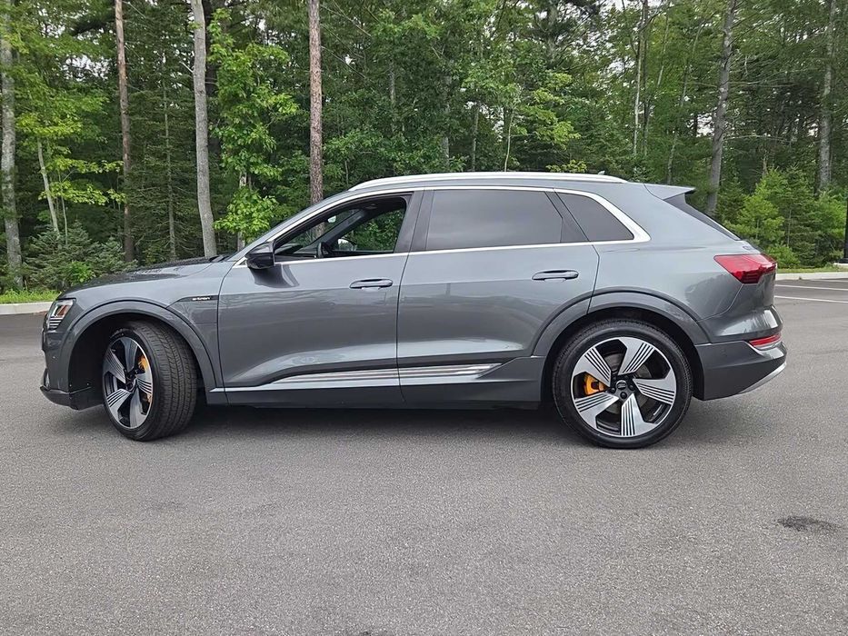 Audi E-Tron      2019