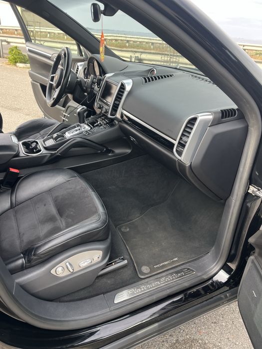 Продаж Porsche Cayenne 2014