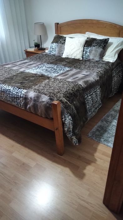 Cama com estrado como novo 70€ negociável€