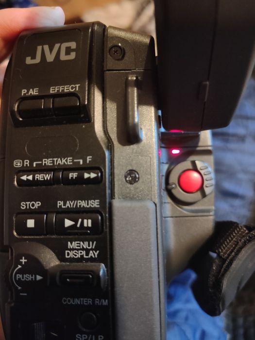 Срочно Видео камера JVC JR -AX201A