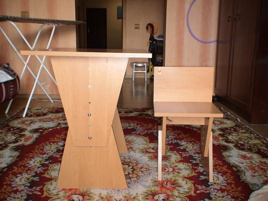 Детский столик-парта и стульчик от 2 до 6 лет