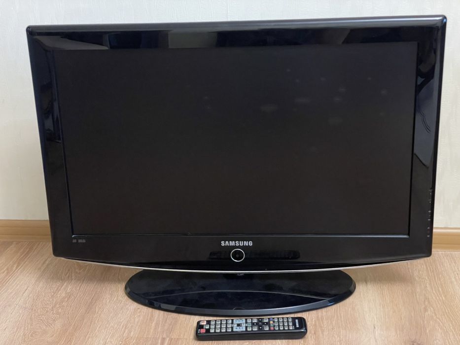 Деталі Телевізора Samsung LE32R82BX, на деталі