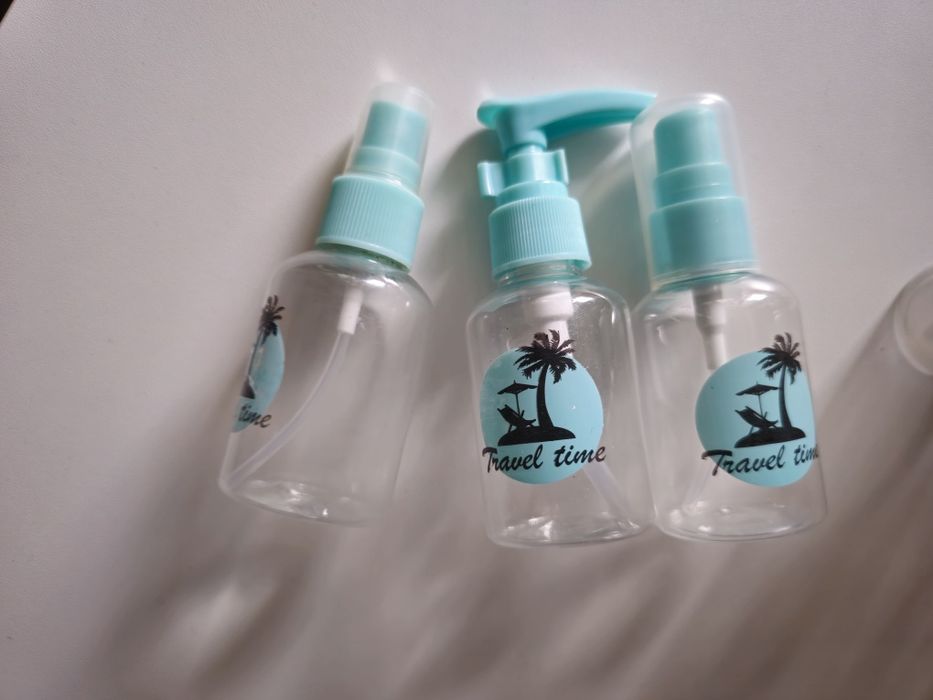 набір ємностей для косметики у поїздки