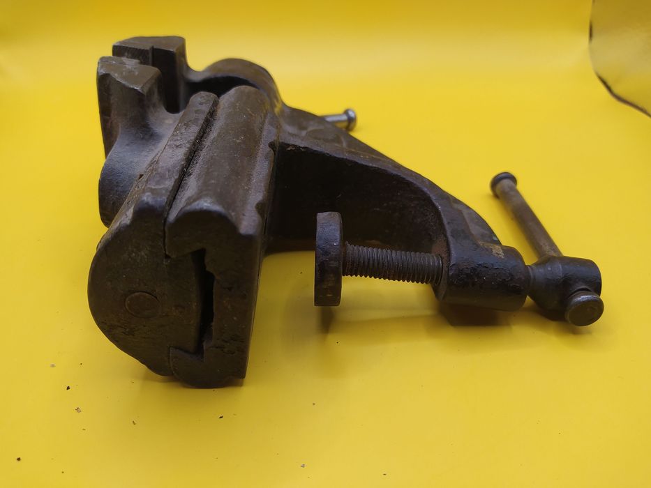 Тиски слесарные СССР