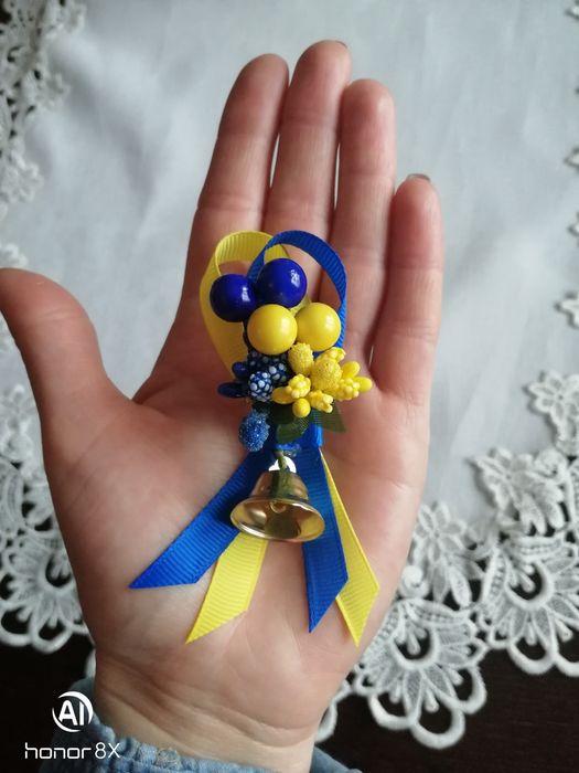 Незабудки Бутоньєрки для випускників.