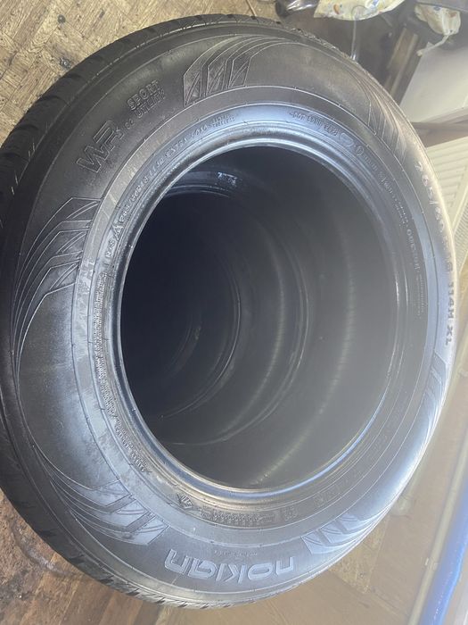 265/60R18  NOKIAN