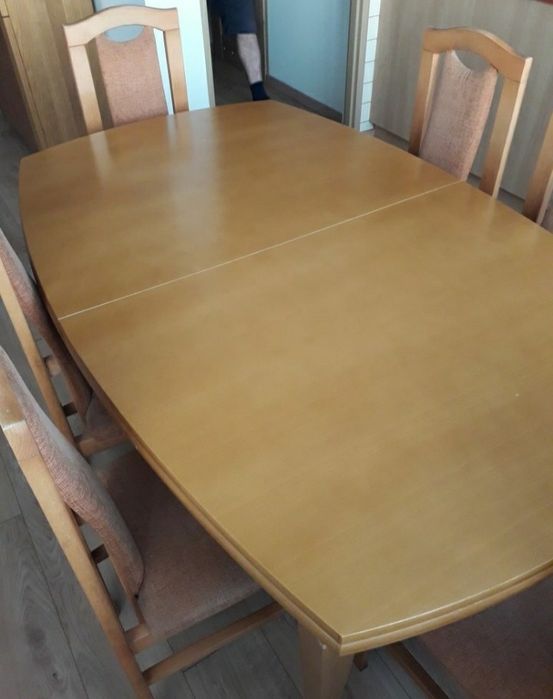 Stół do jadalni plus krzesła