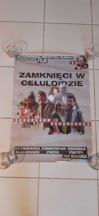 stary plakat filmowy filmu zamknięci w celulozie dla kolekcjonerów