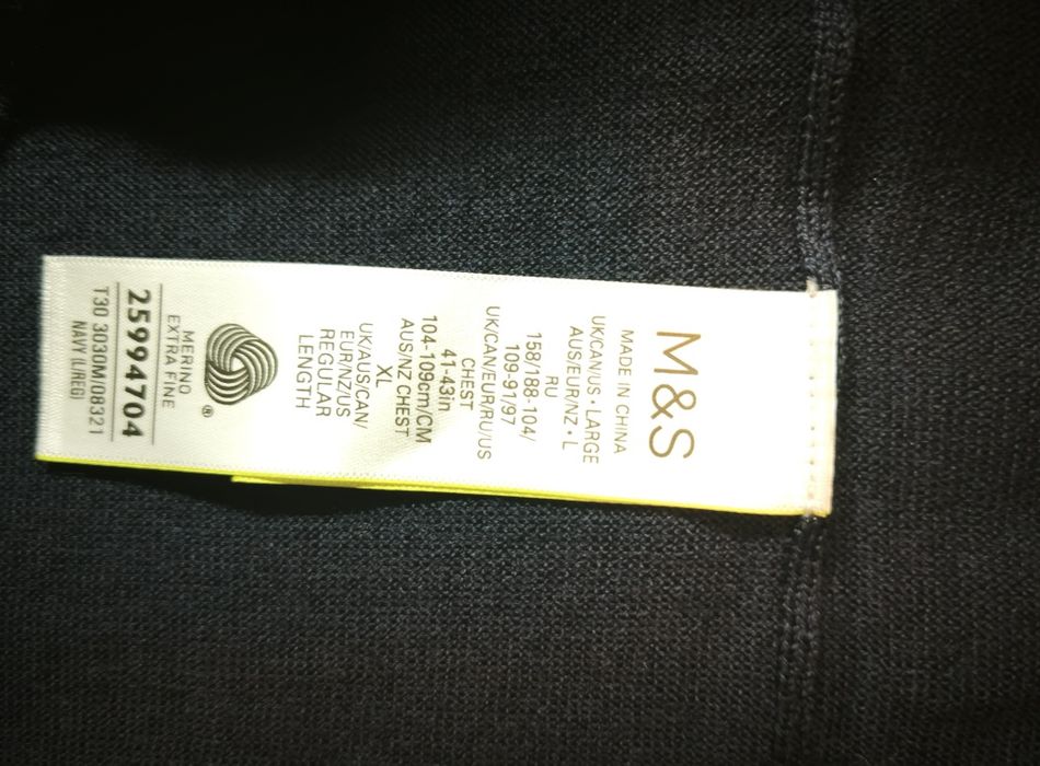 Нова шерстяна футболка M&S Extra fine merino wool, розмір L
