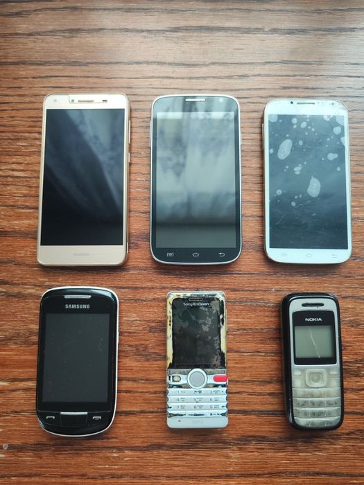 Лот мобильных телефонов (можно поштучно)