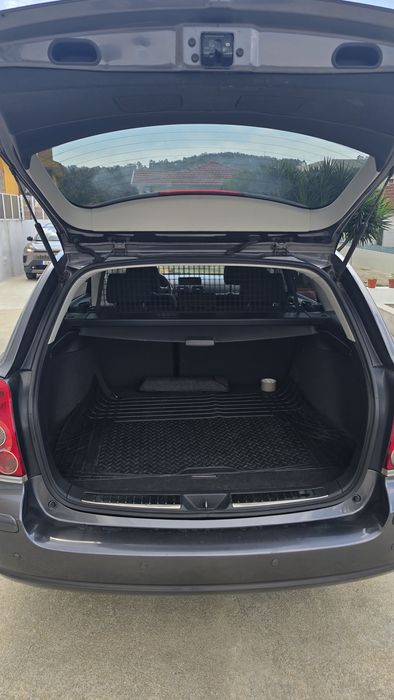 Toyota Avensis 2009 160000km (Para Reparaçao)