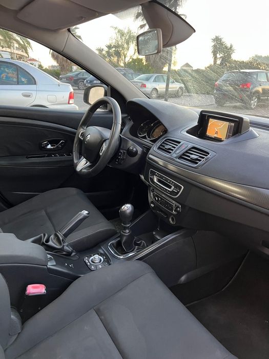 Mégane Sport Tourer 1.5 dCi com vidros escuros averbados