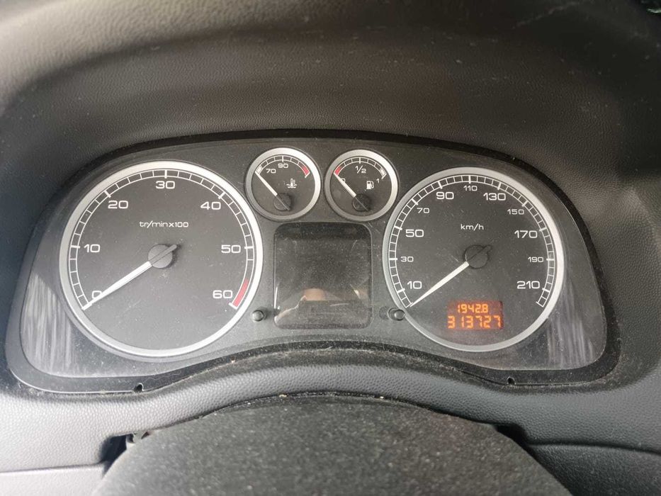 Veículo Peugeot 307, 1.4 HDI Break Diesel — photo 4