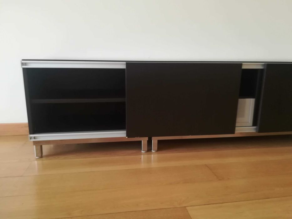 Móvel TV e multimédia IKEA