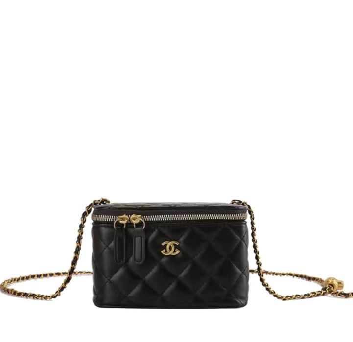 Сумочка в стилі Chanel