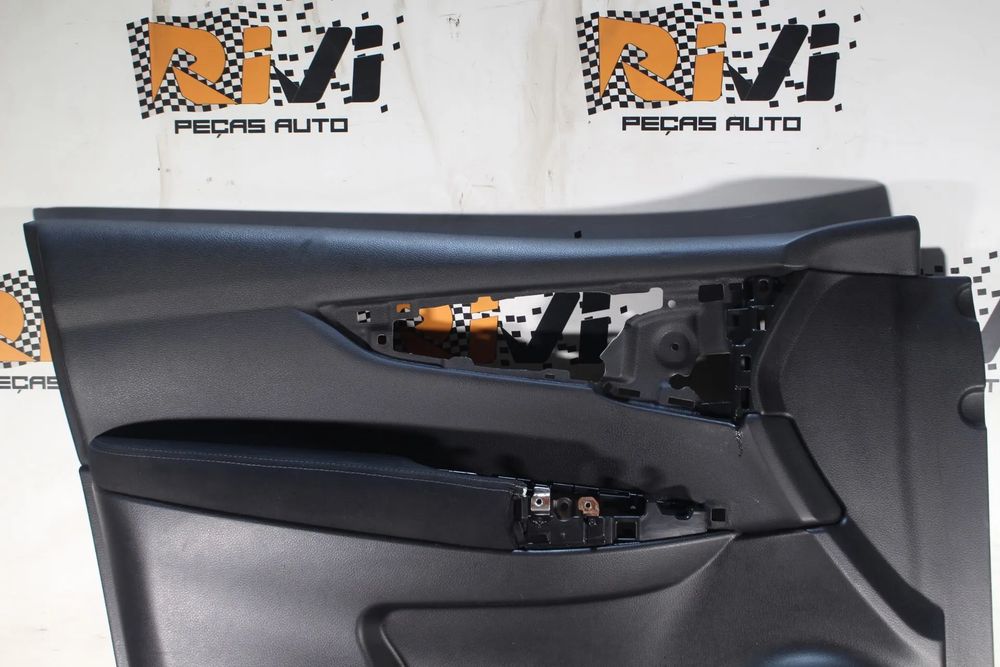 Forra porta / quartela frente esquerda NISSAN Qashqai II (J11)