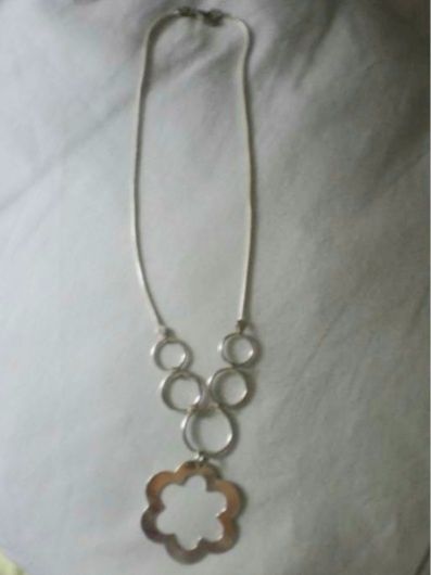 Colar de prata com pendente