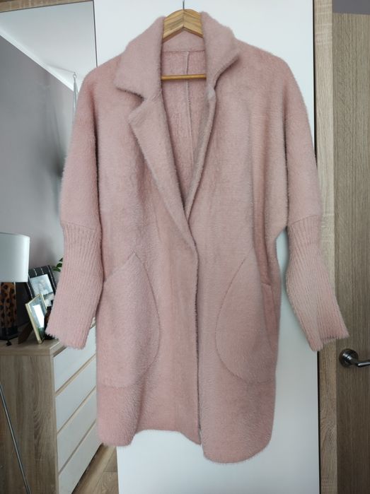 Płaszcz sweter pudrowy róż alpaka