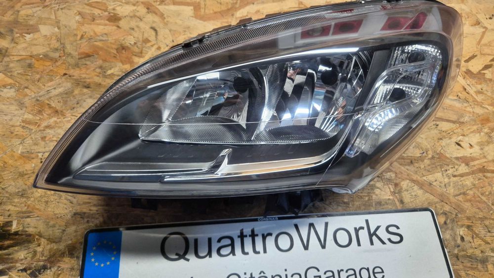 Otica Farol Esquerdo Fiat Doblo Cargo Combi Platform Cab 263 de 2010 a 2023 Ref. 521.094580 ORIGINAL