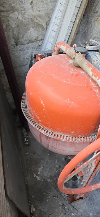 Betoneira Elétrica SIRL 94L - Como Nova