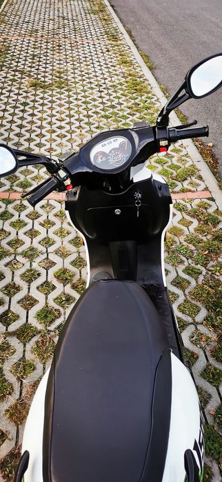 Rex e-novation 1500 skuter elektryczny. Nowe akumulatory