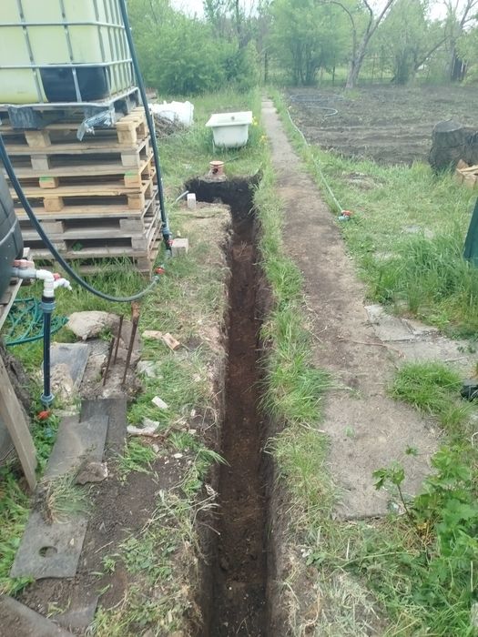 Выполняю земляные работы