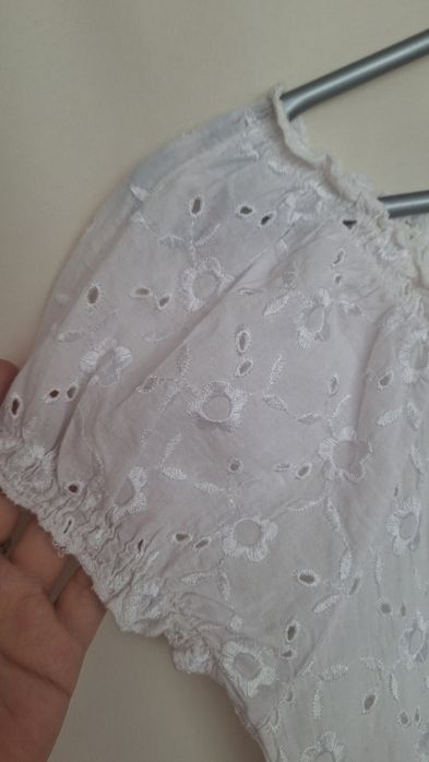 Śliczna wyszywana bluzka 40/42