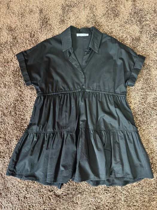 чорна міні сукня
