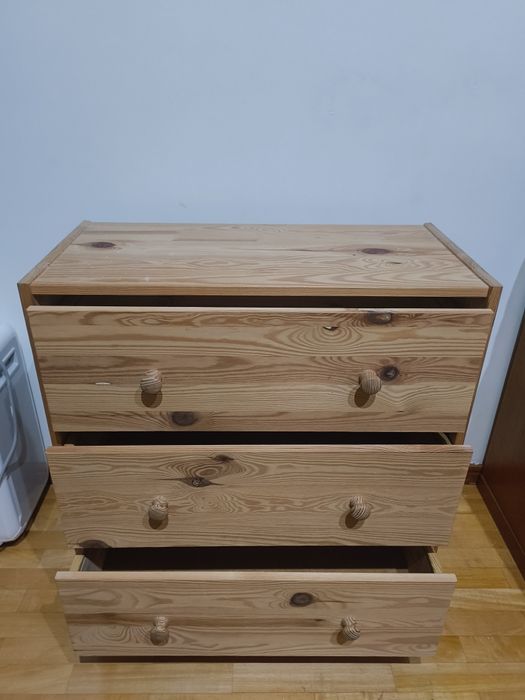 Cómoda com 3 gavetas