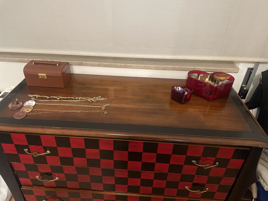 Cómoda antiga lindissima