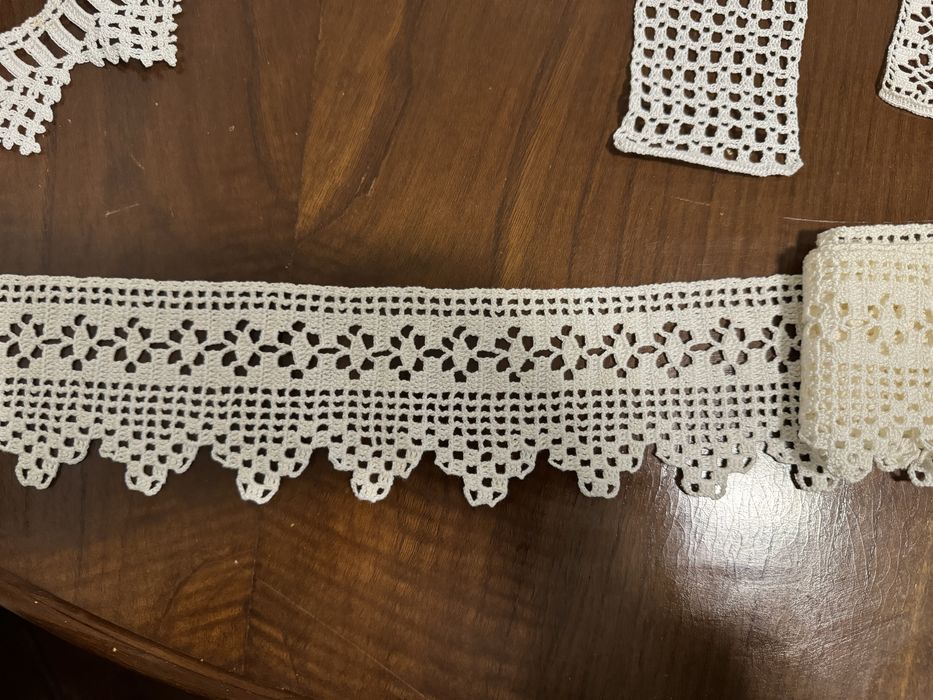 “Entremeios” de renda para lençois ou outros trabalhos de decoração