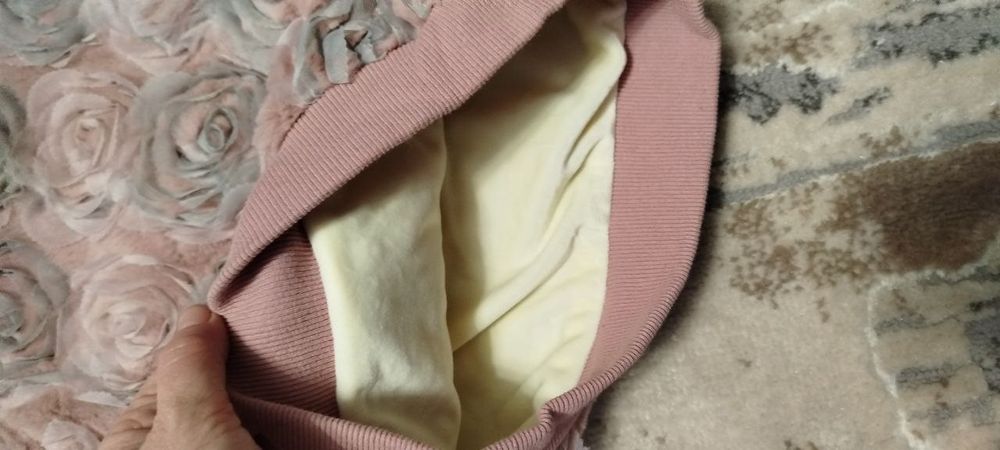 Светр, кофта на дівчинку