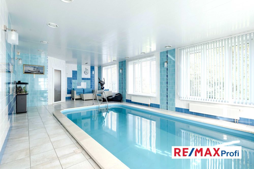 Будинок 450 м2, ремонт, цоколь , басейн, 12 соток  в с. Глеваха (село)