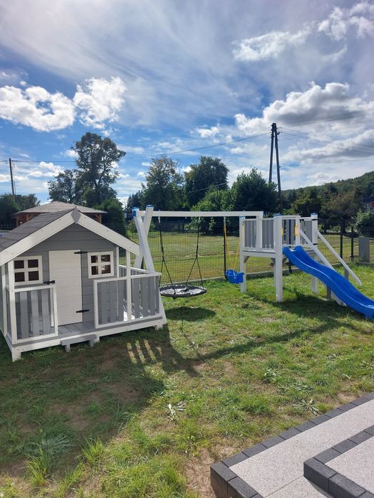 Plac zabaw domek